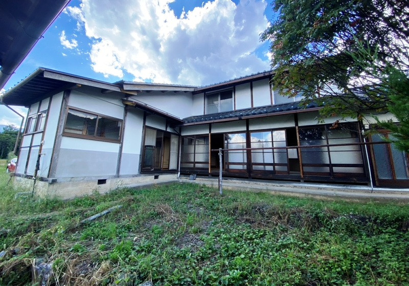 Wood house on a large plot in Nagano