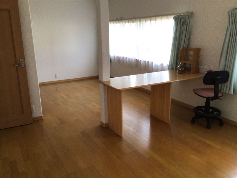 1970s wood house on a large plot in Akita