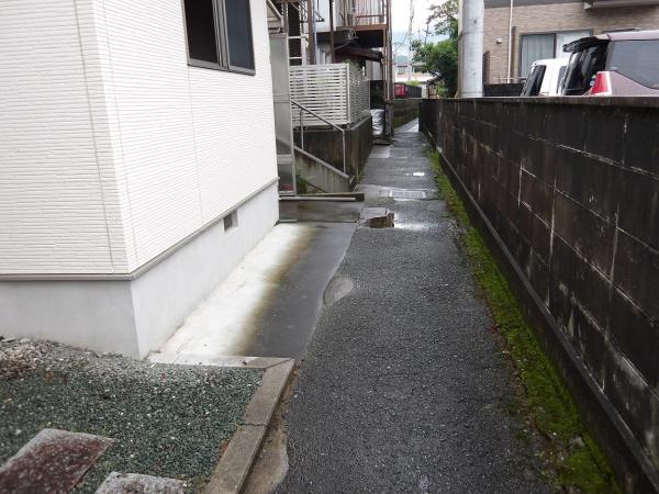 1970s wood house, 5-min walk to station, Ehime
