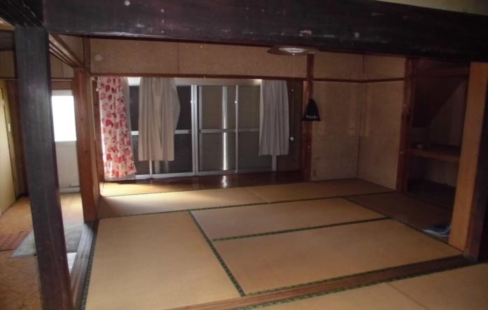 1970s wood house, 5-min walk to station, Izumi, Kagoshima