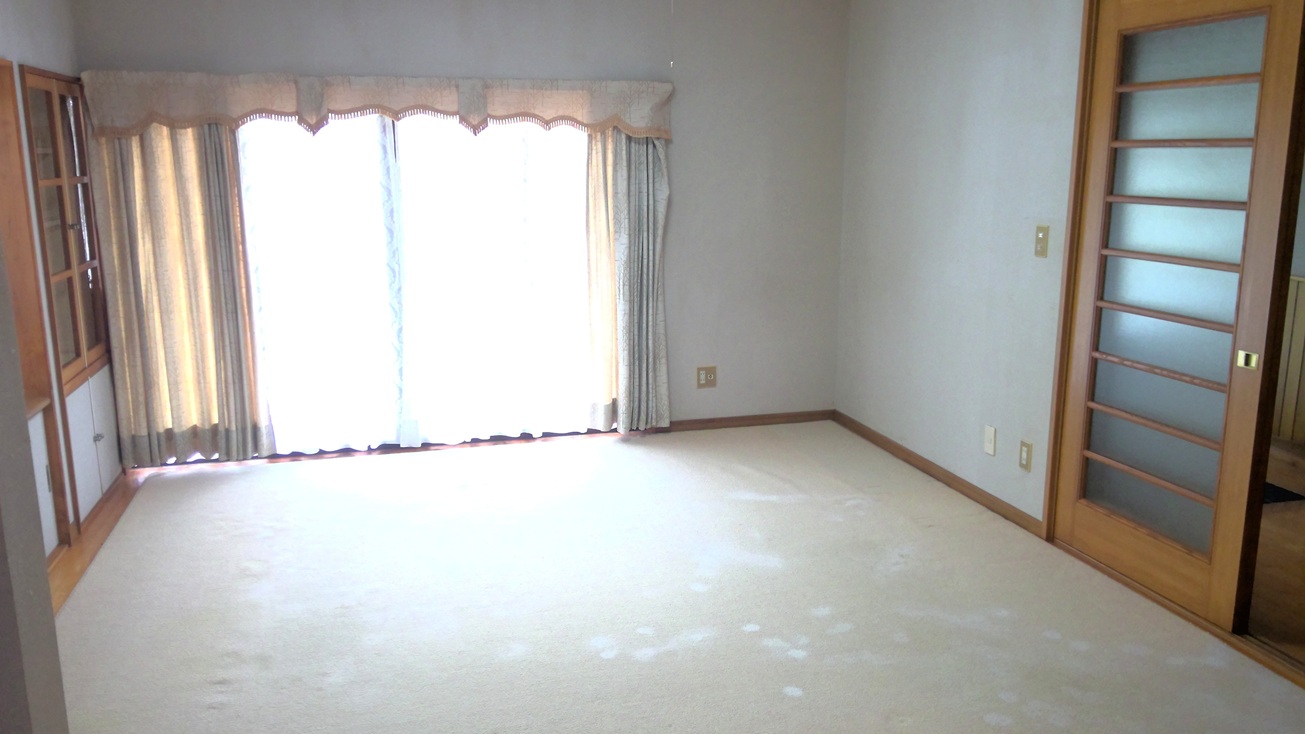 1990s wood house near the coast in Uchinoura, Kimotsuki