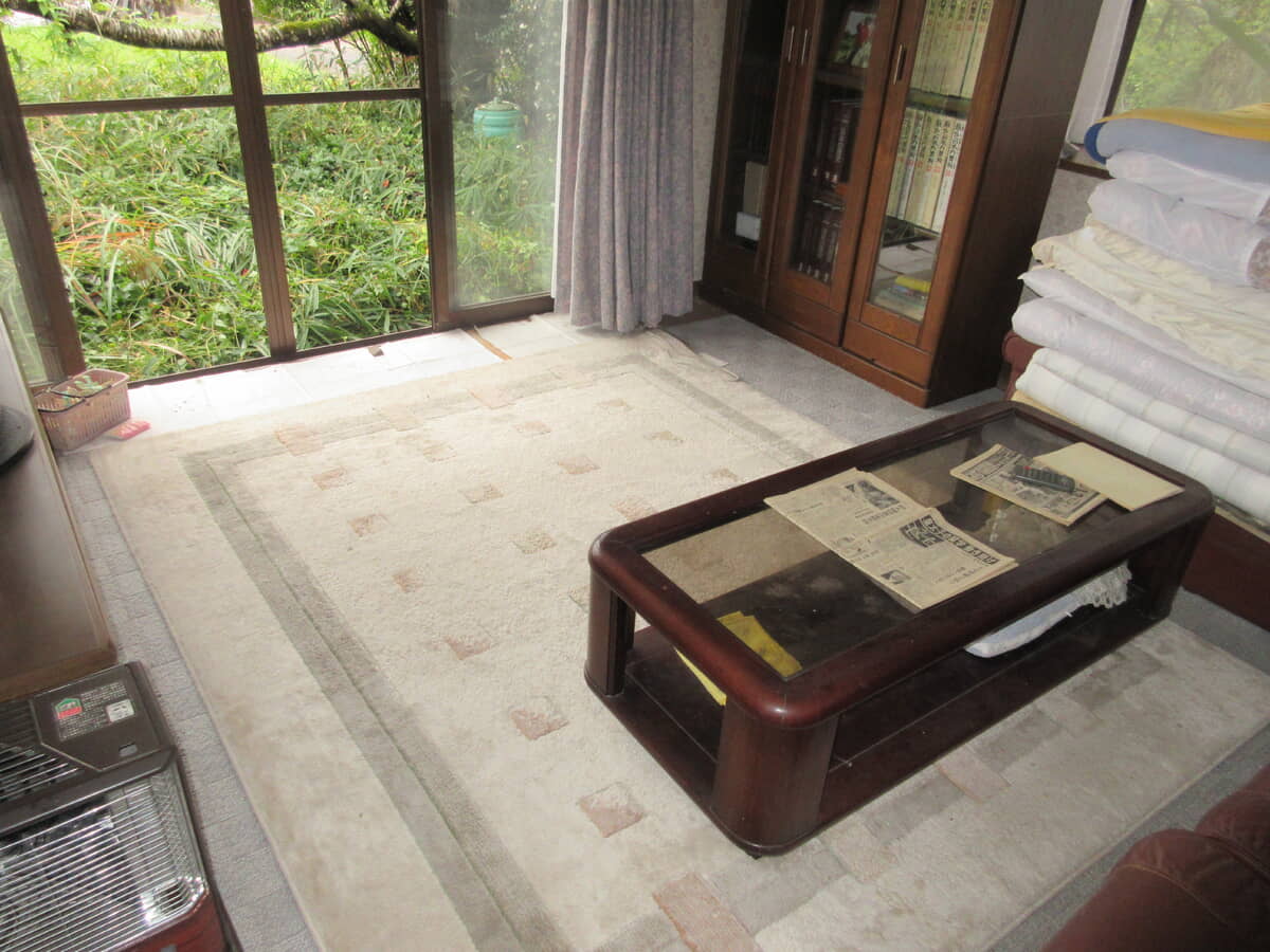 1990s wood house in Hiroshima
