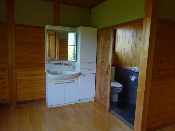 2000s house on a large plot in Shimane