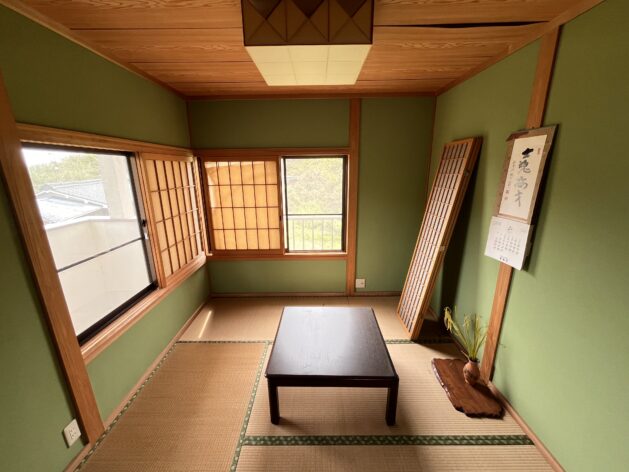 1980s wood house in Ehime