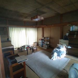 1980s wood house on a large plot in Niigata