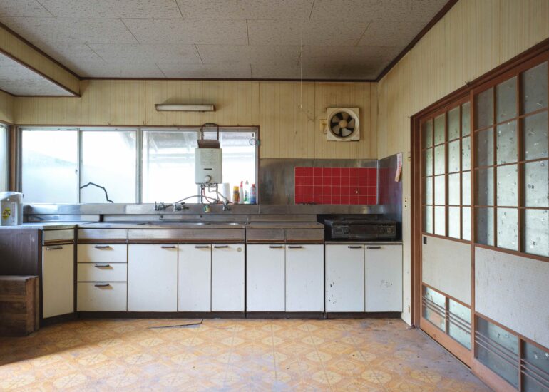 Wood house on a large plot in Matsusaka Kahada