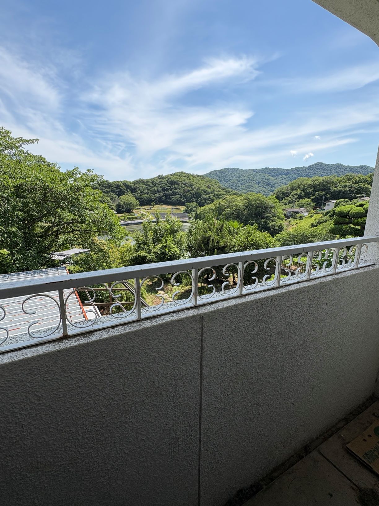 A-136 Elevated location with excellent views and calm atmosphere