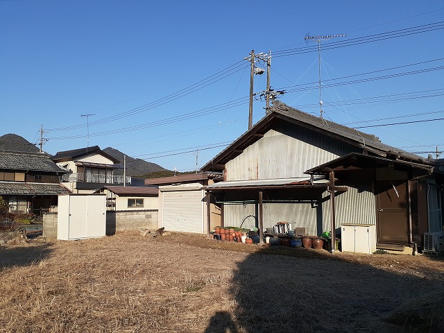 House on a large plot in Gifu