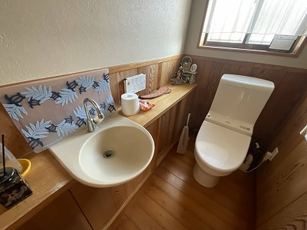 1990s wood house on a large plot in Hiroshima