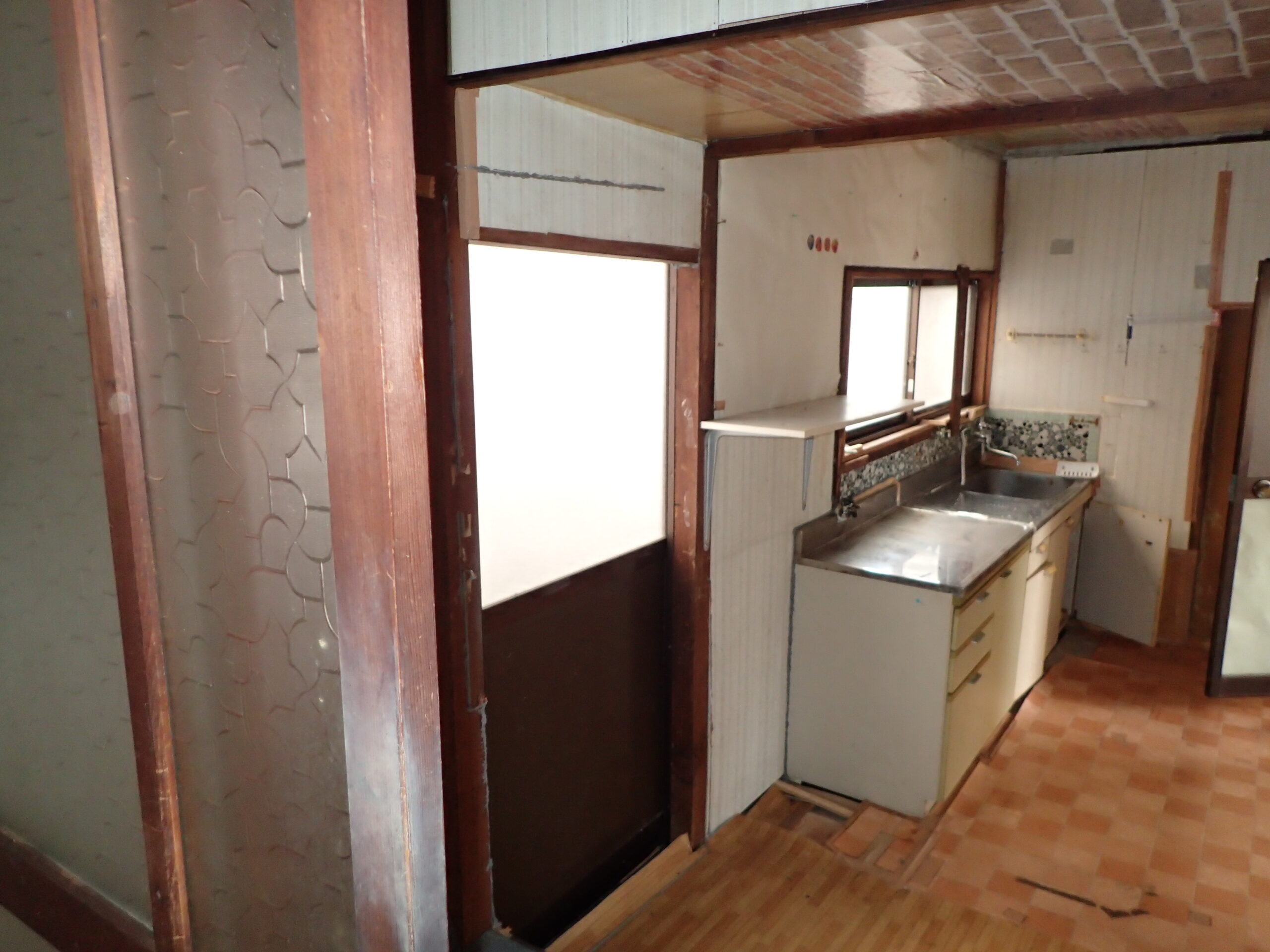 1960s wood house, 16-min walk to station, Okayama
