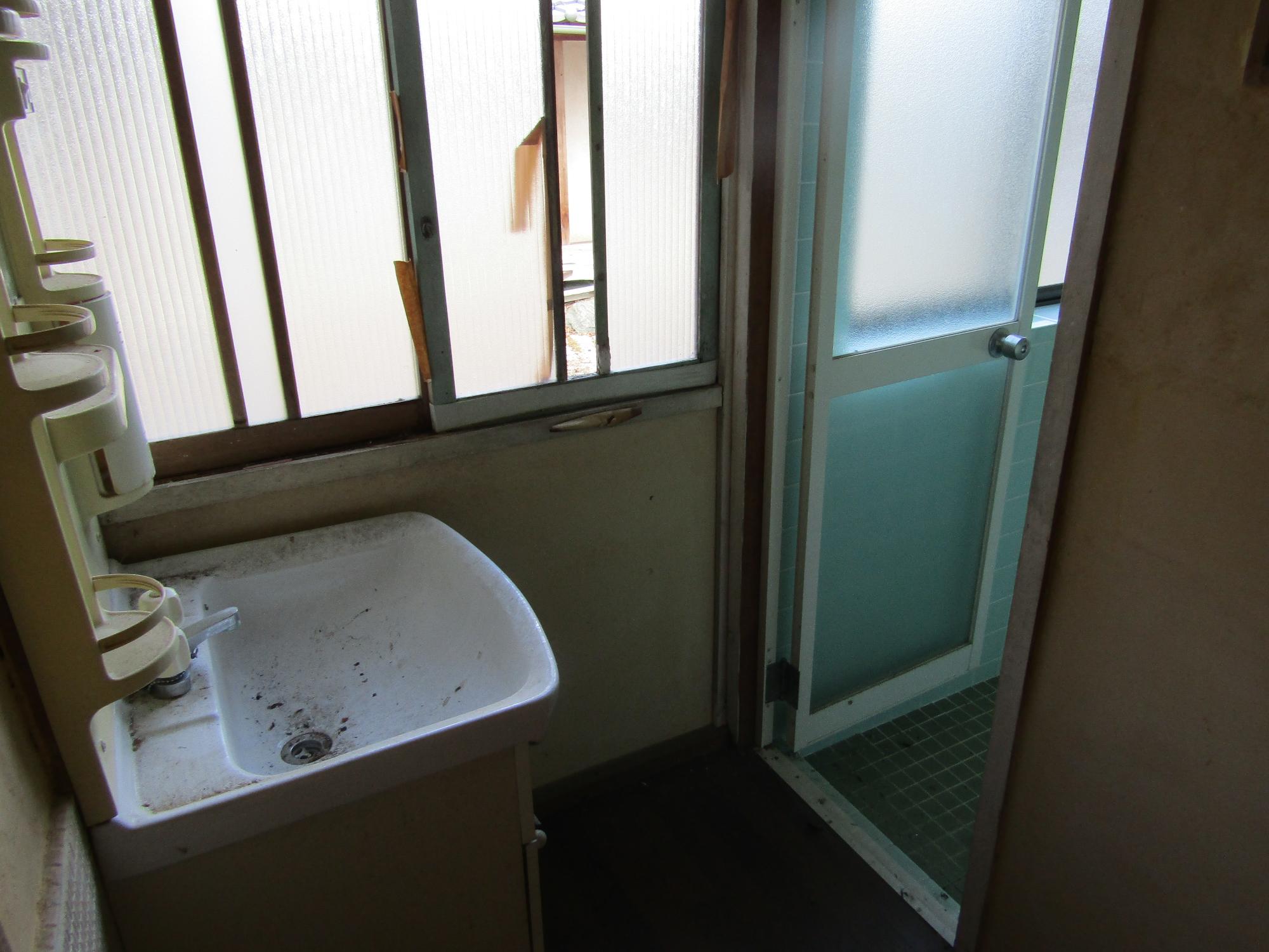 Under Negotiation: A-120 Property near elementary school in town center