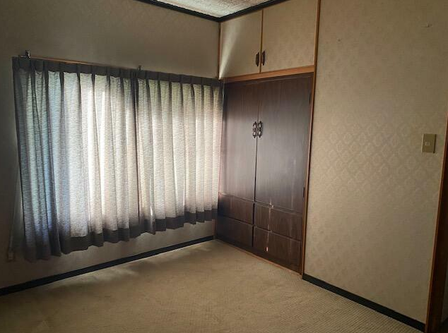 1950s wood house on a large plot in Kagawa