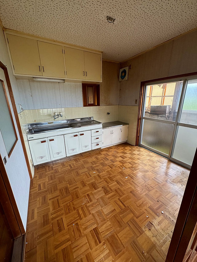 1980s wood house, 7-min walk to station, Mie