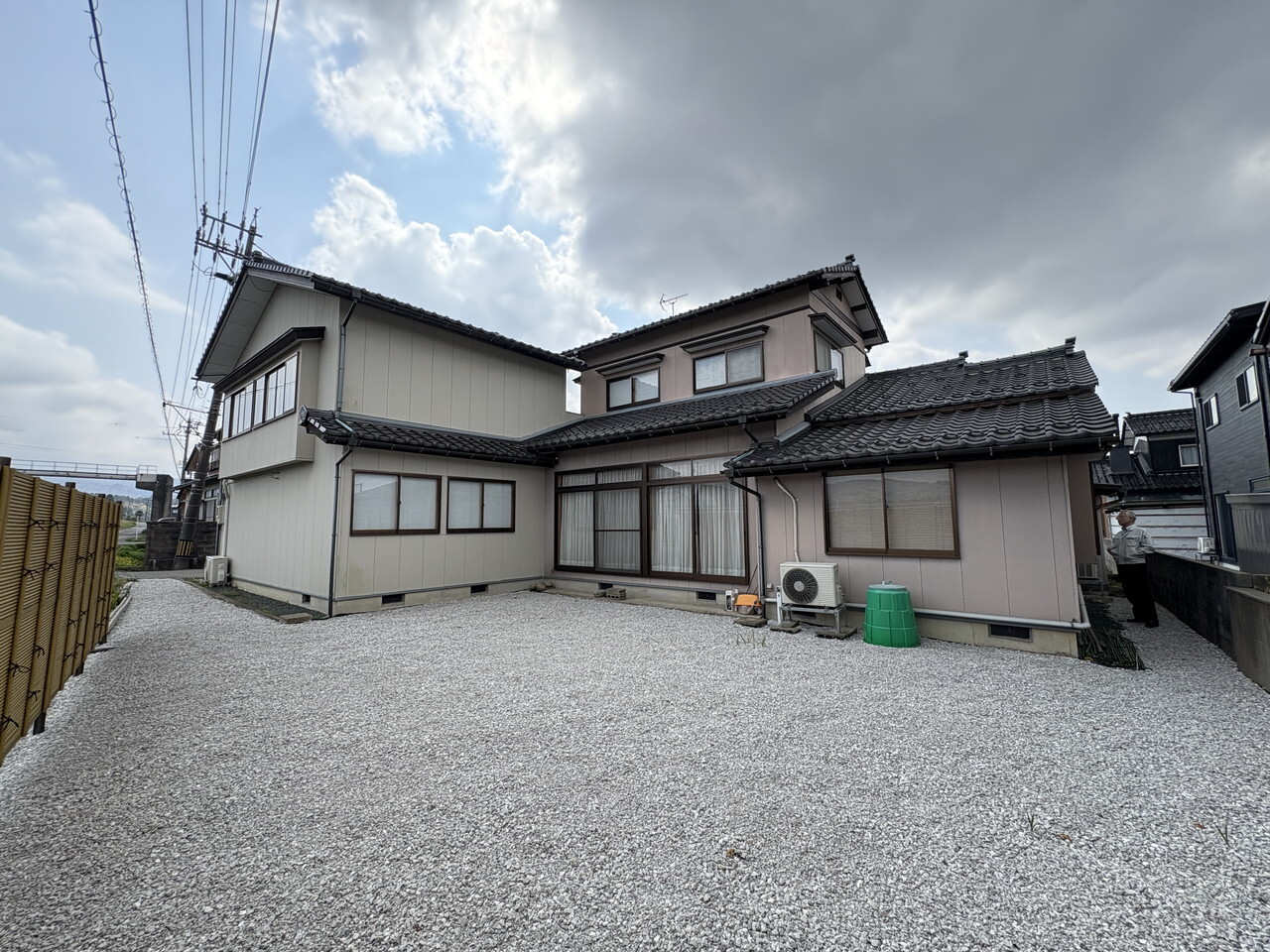 1990s wood house, 9-min walk to station, Ishikawa