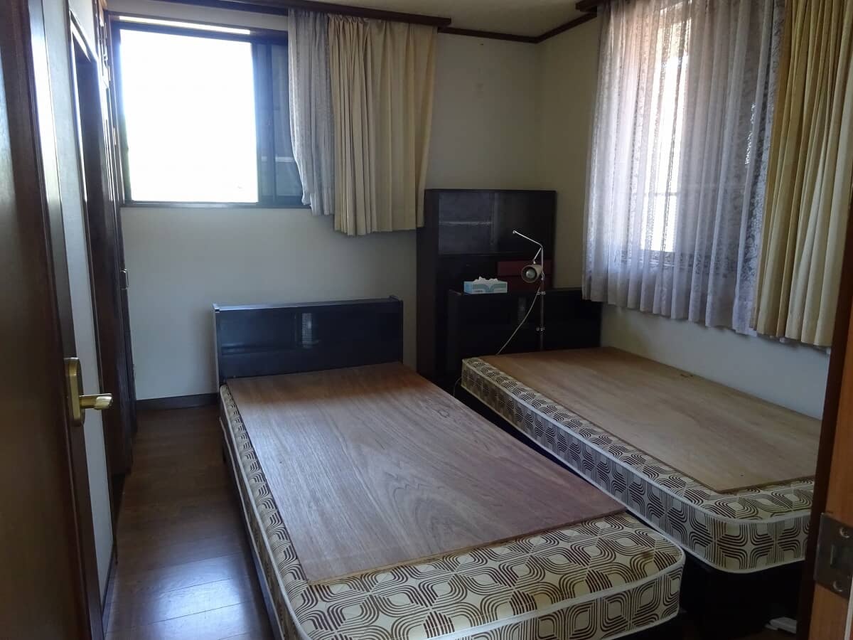 1990s wood house on a large plot in Hiroshima