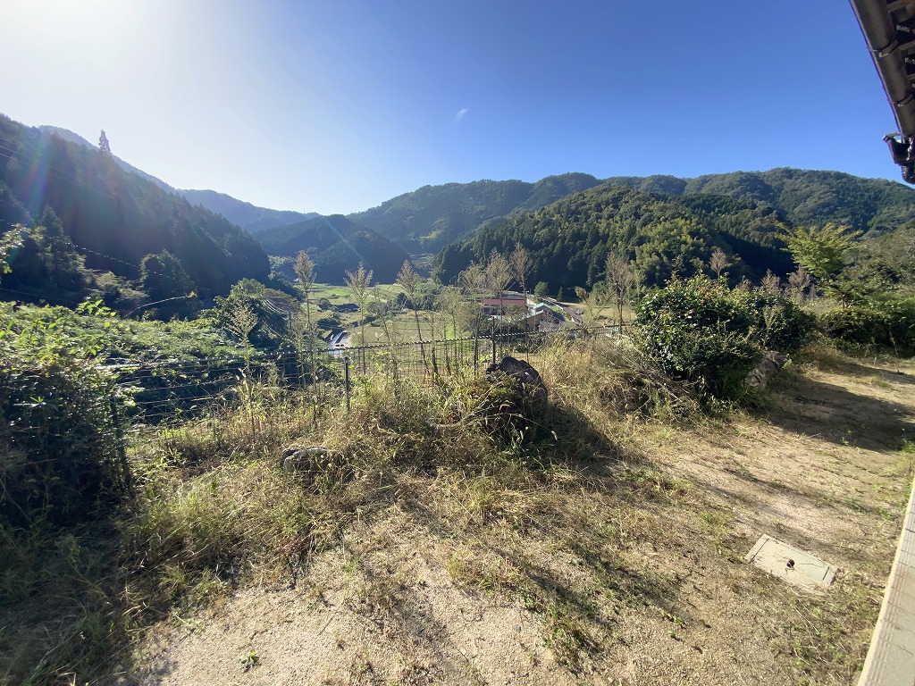 1980s wood house on a large plot in Yamaguchi
