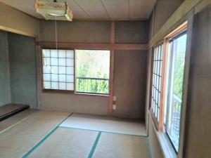 1970s wood house, 8-min walk to station, Shimane