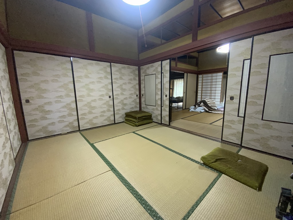 Wood house on a large plot in Yamaguchi