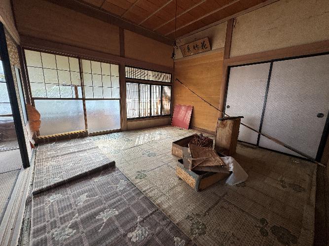 1950s wood house, 13-min walk to station, Tokamachi, Niigata