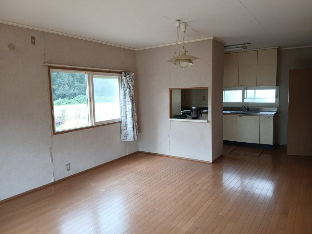 1990s steel-frame house with outbuildings in Iwate