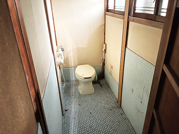 1960s wood house, 1-min walk to station, Wakayama