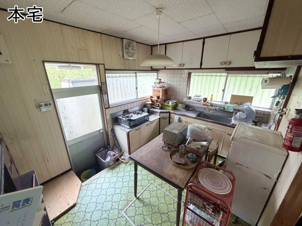 1970s wood house with outbuildings in Kanoya, Kagoshima