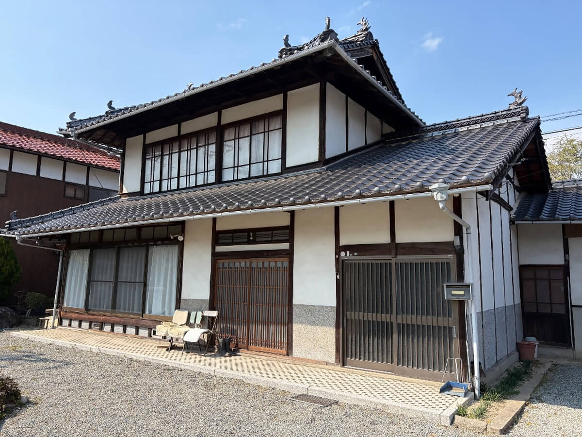 1950s wood house on a large plot in Hiroshima