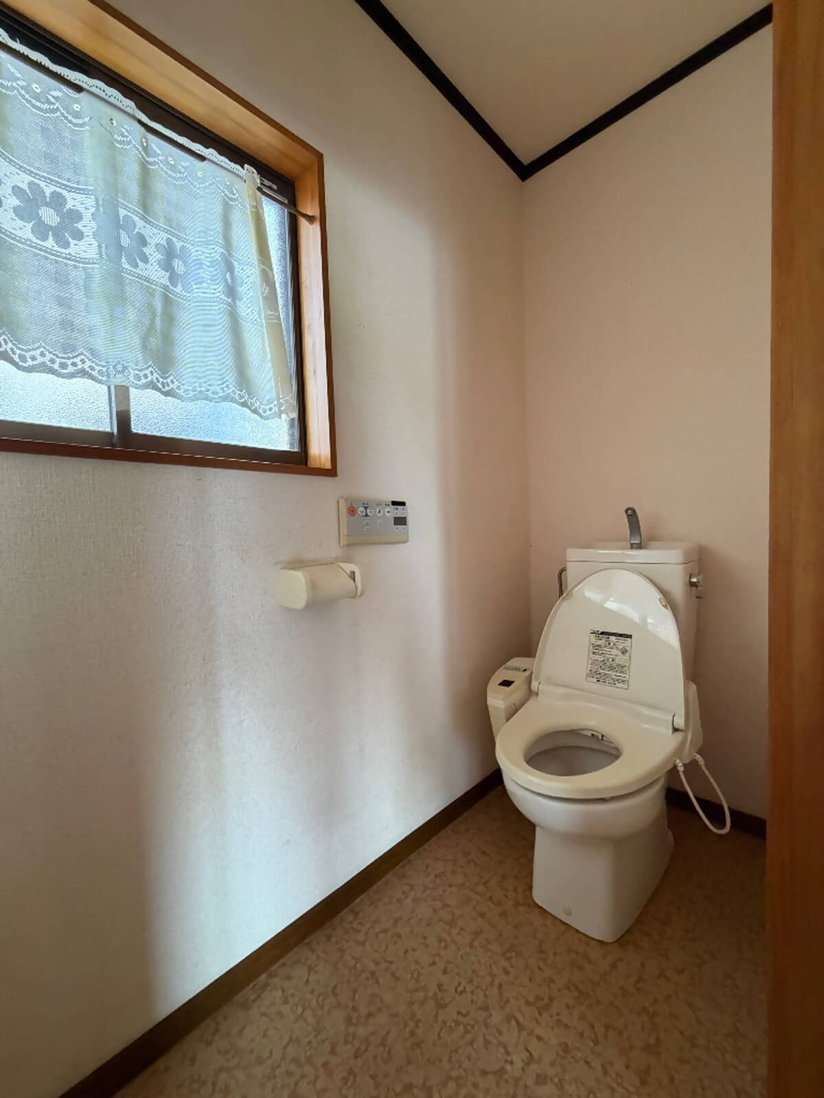 1990s wood house in Hiroshima