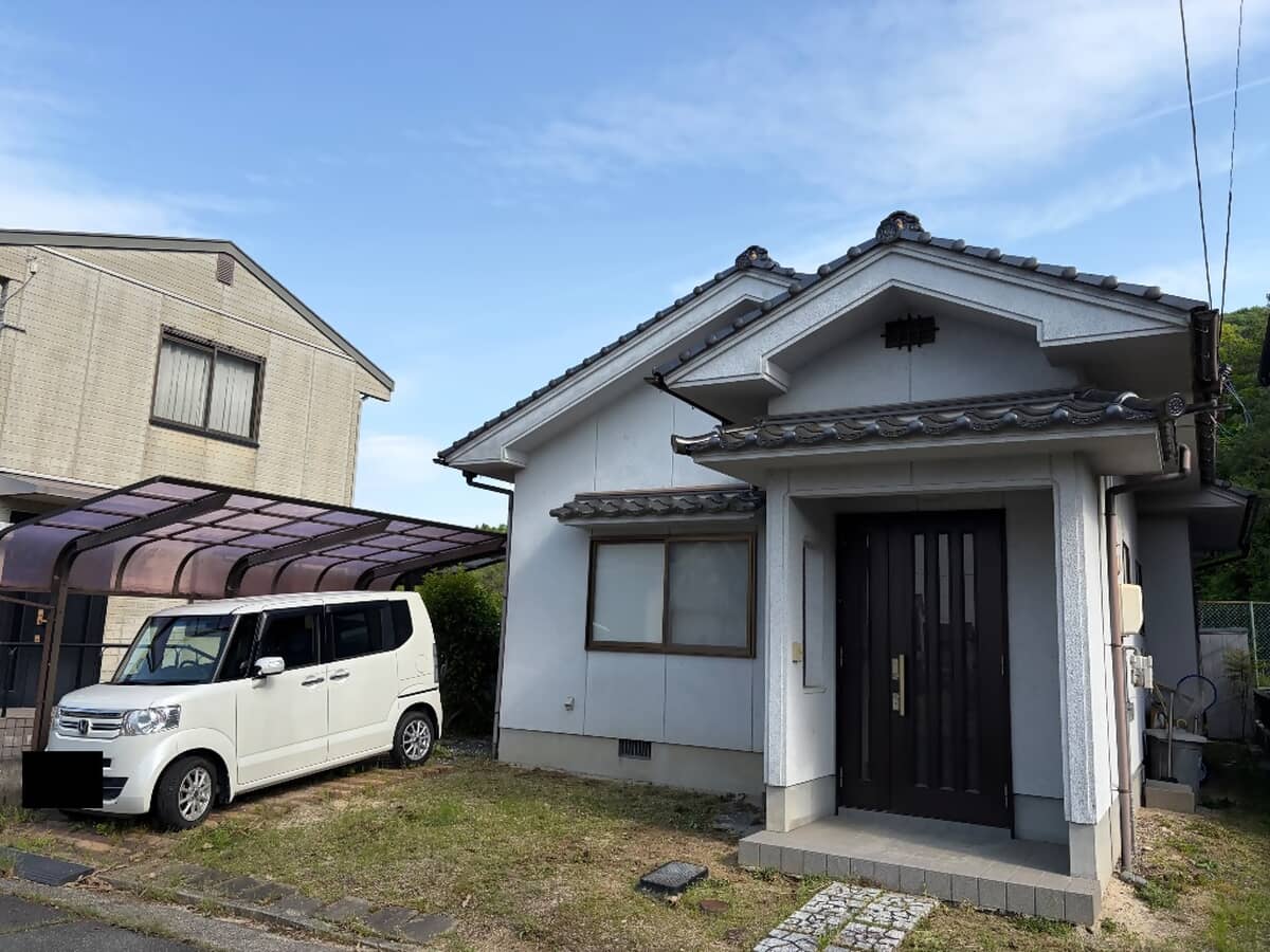 1990s wood house in Hiroshima