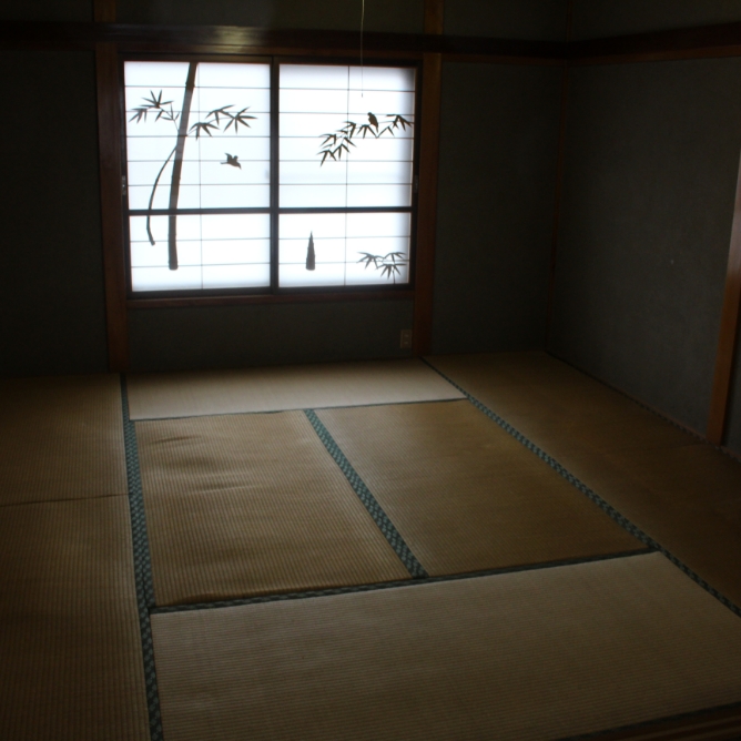 1970s wood house on a large plot in Aomori