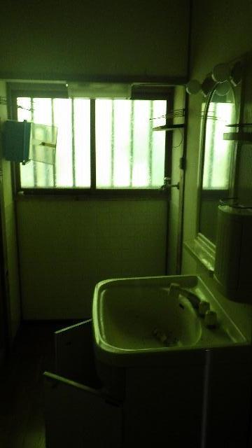 1960s wood house, 13-min walk to station, Nagasaki