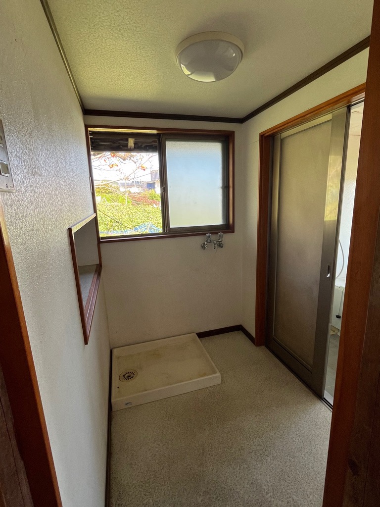 1950s wood house on a large plot in Nagano