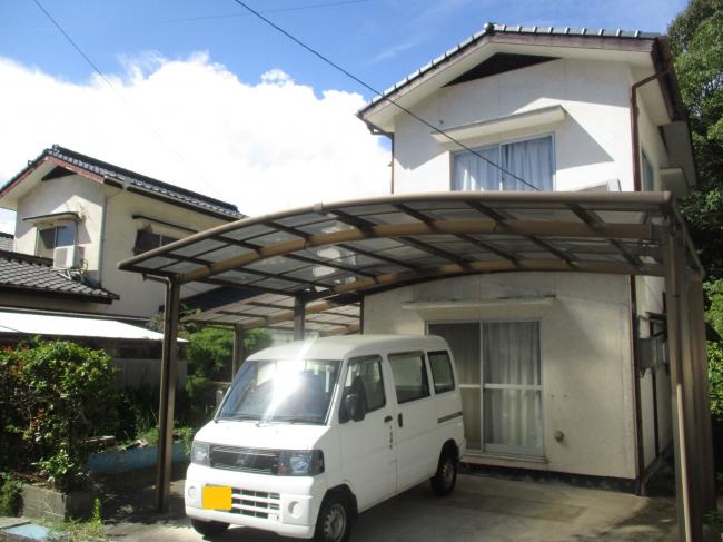 1970s wood house, 17-min walk to station, Okayama