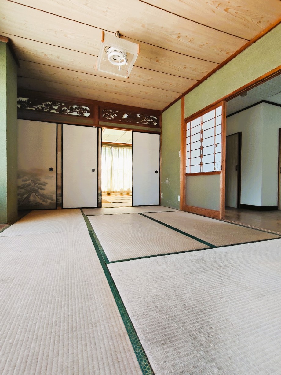 1970s steel-frame house in Ehime