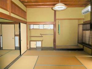 1930s wood house, 1-min walk to station, Shimane