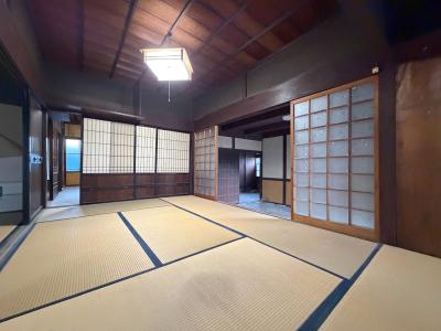 1960s wood house, 14-min walk to station, Hyogo