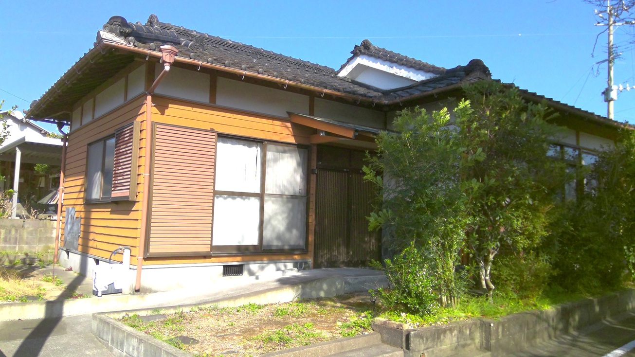 1980s wood house in Koyama, Kimotsuki, farmland, approval needed