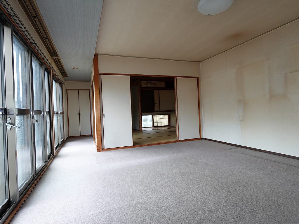 1980s steel-frame house, 17-min walk to station, Nagano