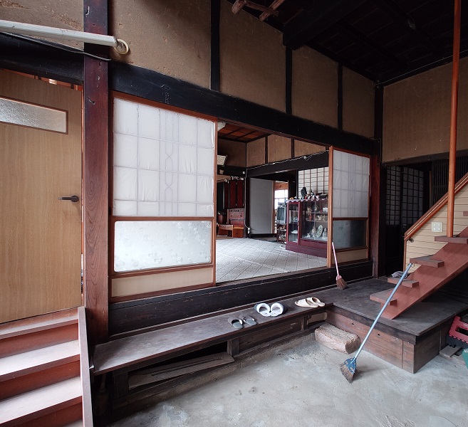1890s wood house on a large plot in Tottori