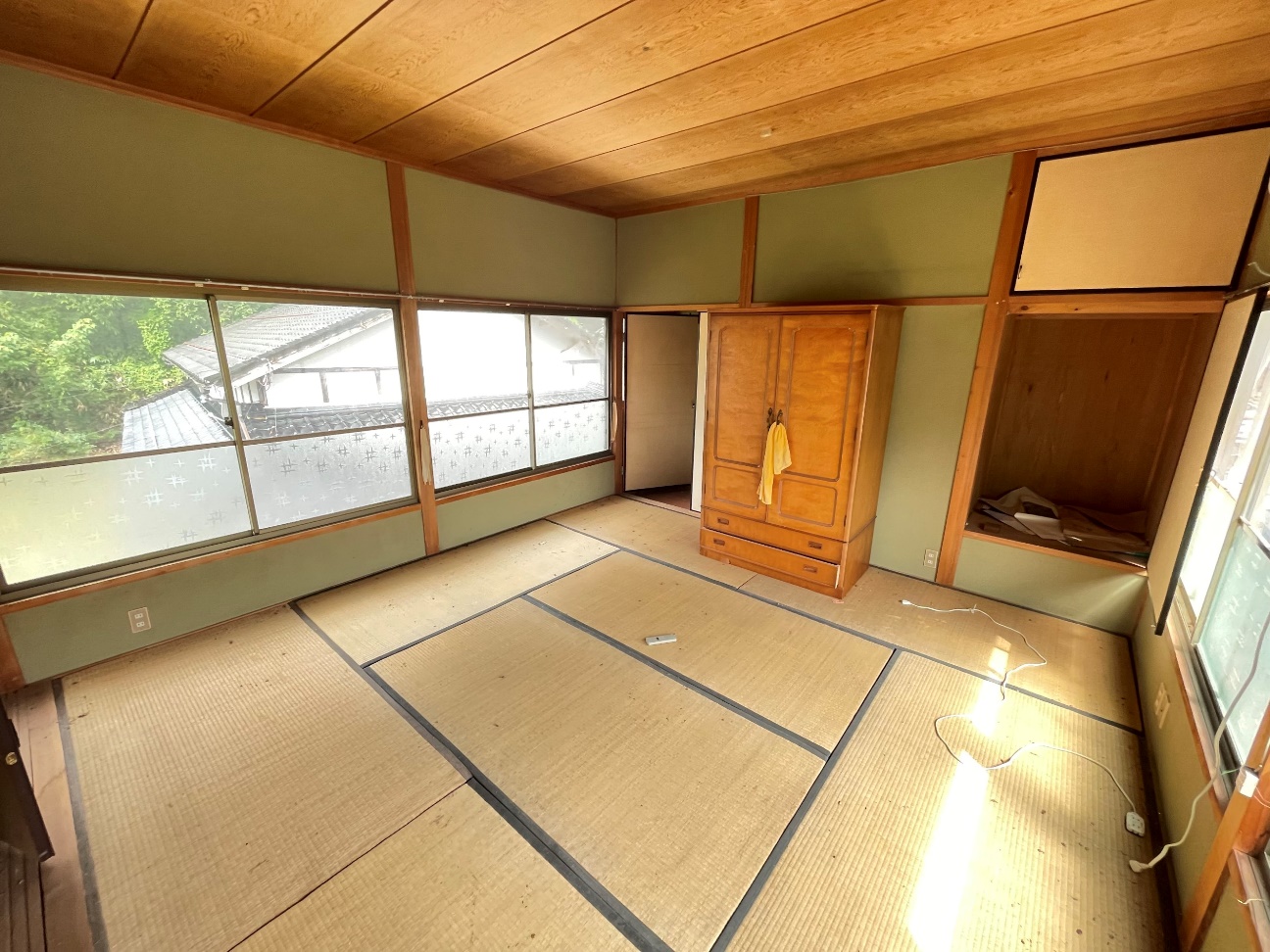 1990s wood house with outbuildings in Tottori