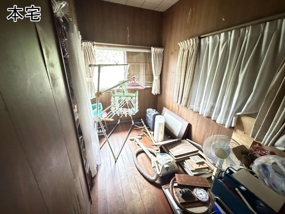 1970s wood house with outbuildings in Kanoya, Kagoshima