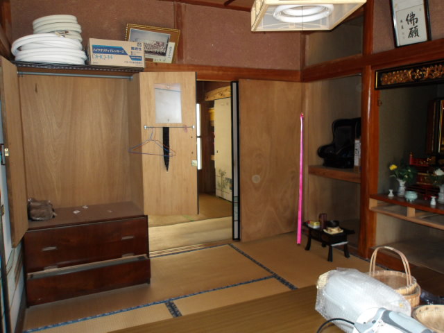 1960s wood house, 15-min walk to station, Hirasa, Satsumasendai