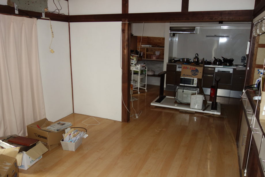 1970s wood house on a large plot in Nagasaki