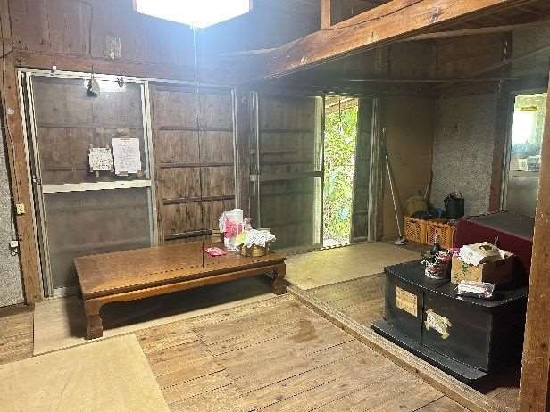 1970s wood house in Tamina, China