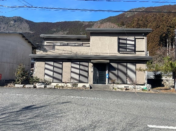 1990s wood house in Nara