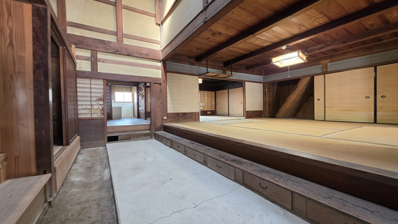 Wood house, 8-min walk to station, Wakayama