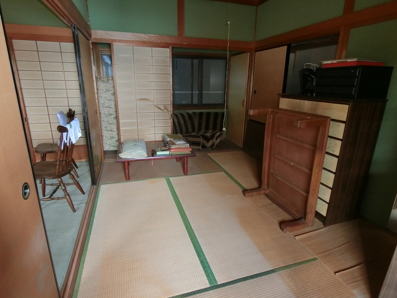 1960s wood house in Kochi