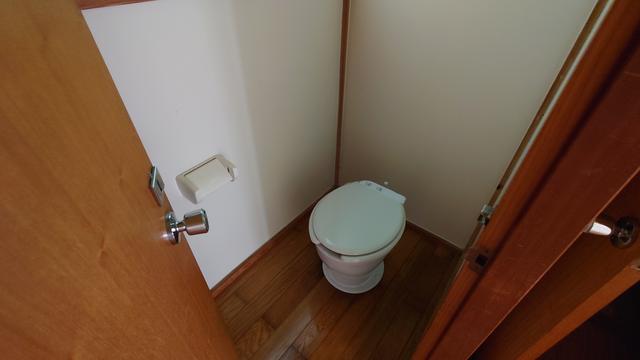 1980s wood house on a large plot in Iwate