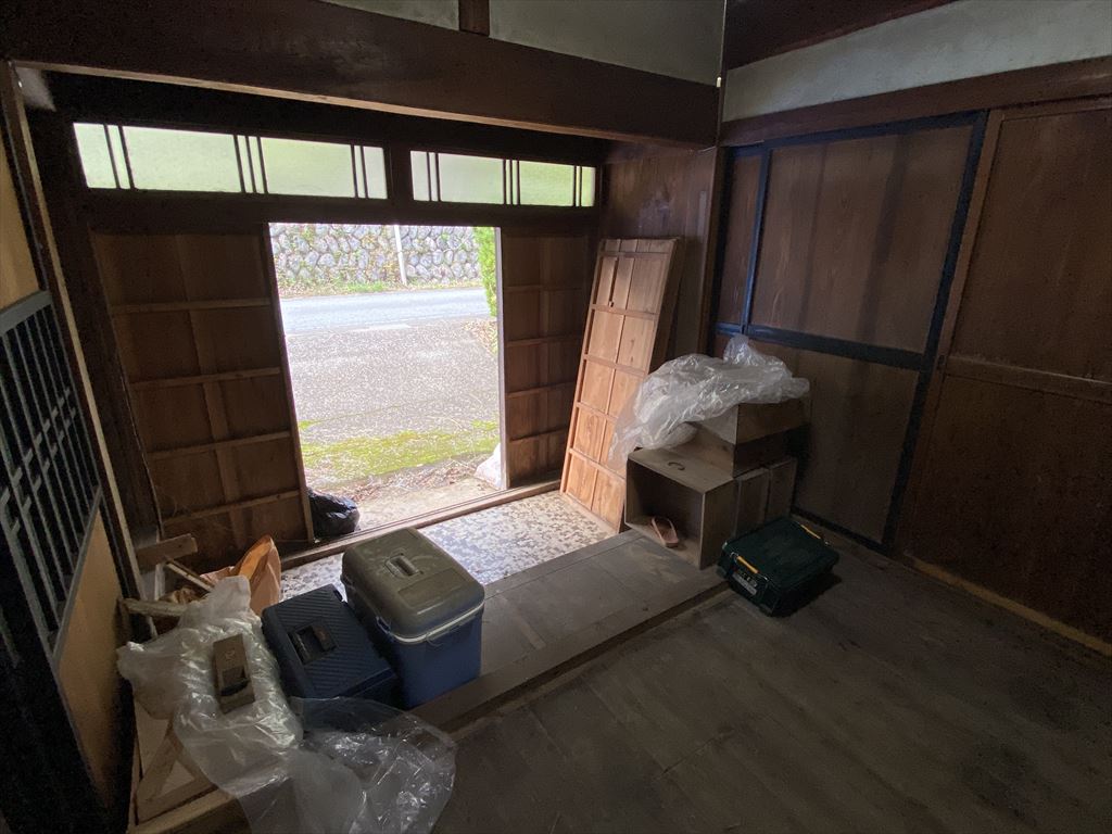 1900s wood house on a large plot in Mie