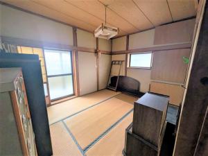 1970s wood house, 17-min walk to station, Shimane